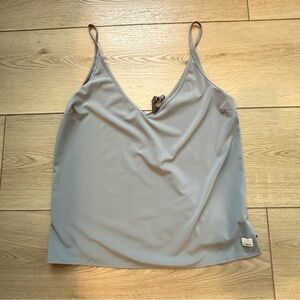 Vuori gray tank size small